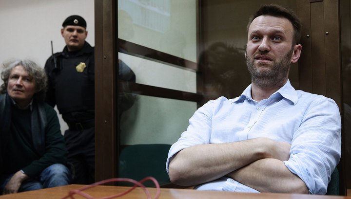 Суд обязал #Навального и его 2х подельников выплатить 2,1 млн рублей по делу #Кировлес Это дело будет еще очень долго его преследовать