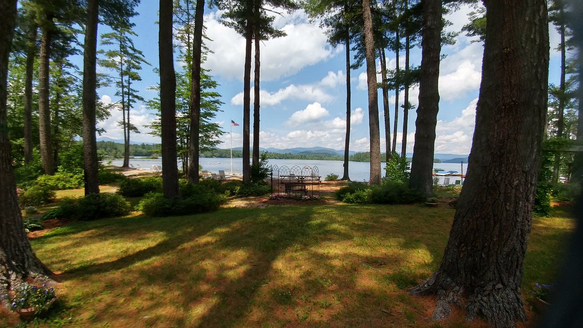 PPIKEZAR's tweet photo. @MaineHotelGuide Beautiful Day on Kezar lake in Lovell Maine! https://t.co/wfByMGZRlS