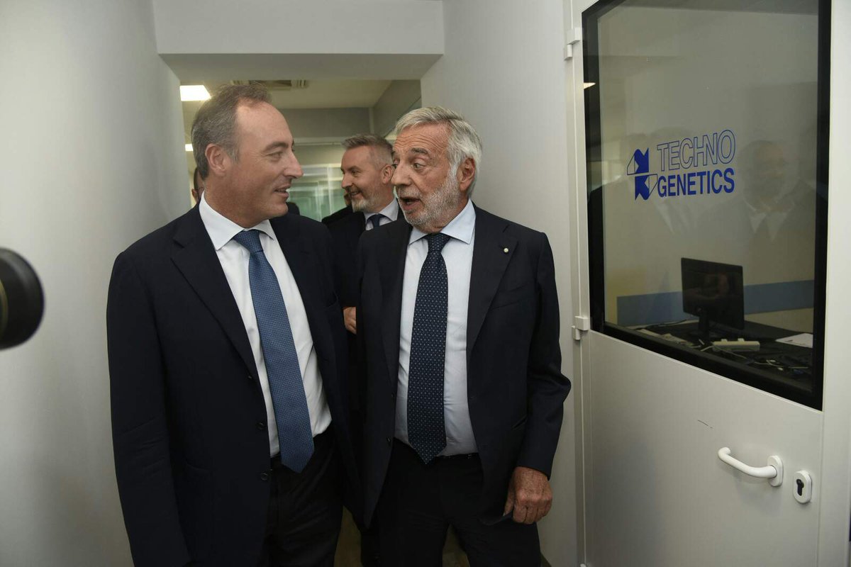 RegLombardia's tweet photo. #LNews ass. #Welfare @GiulioGallera a inaugurazione impianto #ricerca #TechnoGenetics, #Lodi, @RobertoMaroni_ https://t.co/j0ZIWMXrpT