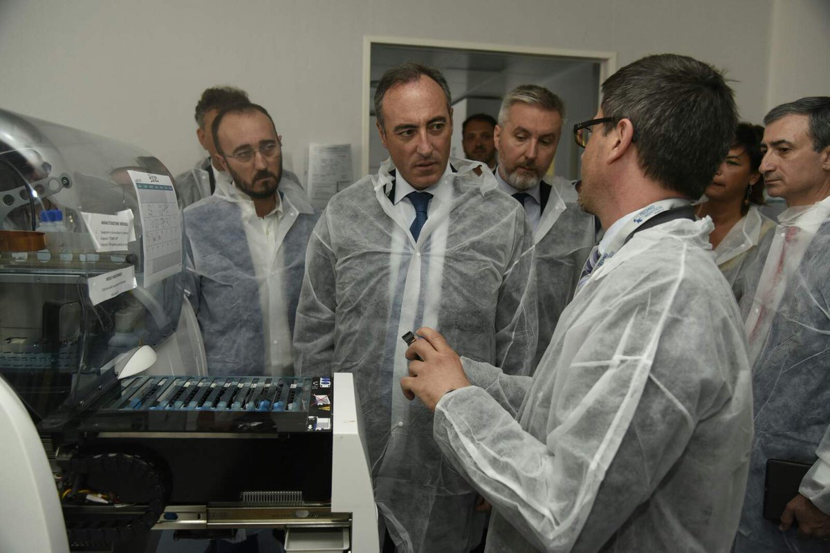 RegLombardia's tweet photo. #LNews ass. #Welfare @GiulioGallera a inaugurazione impianto #ricerca #TechnoGenetics, #Lodi, @RobertoMaroni_ https://t.co/j0ZIWMXrpT