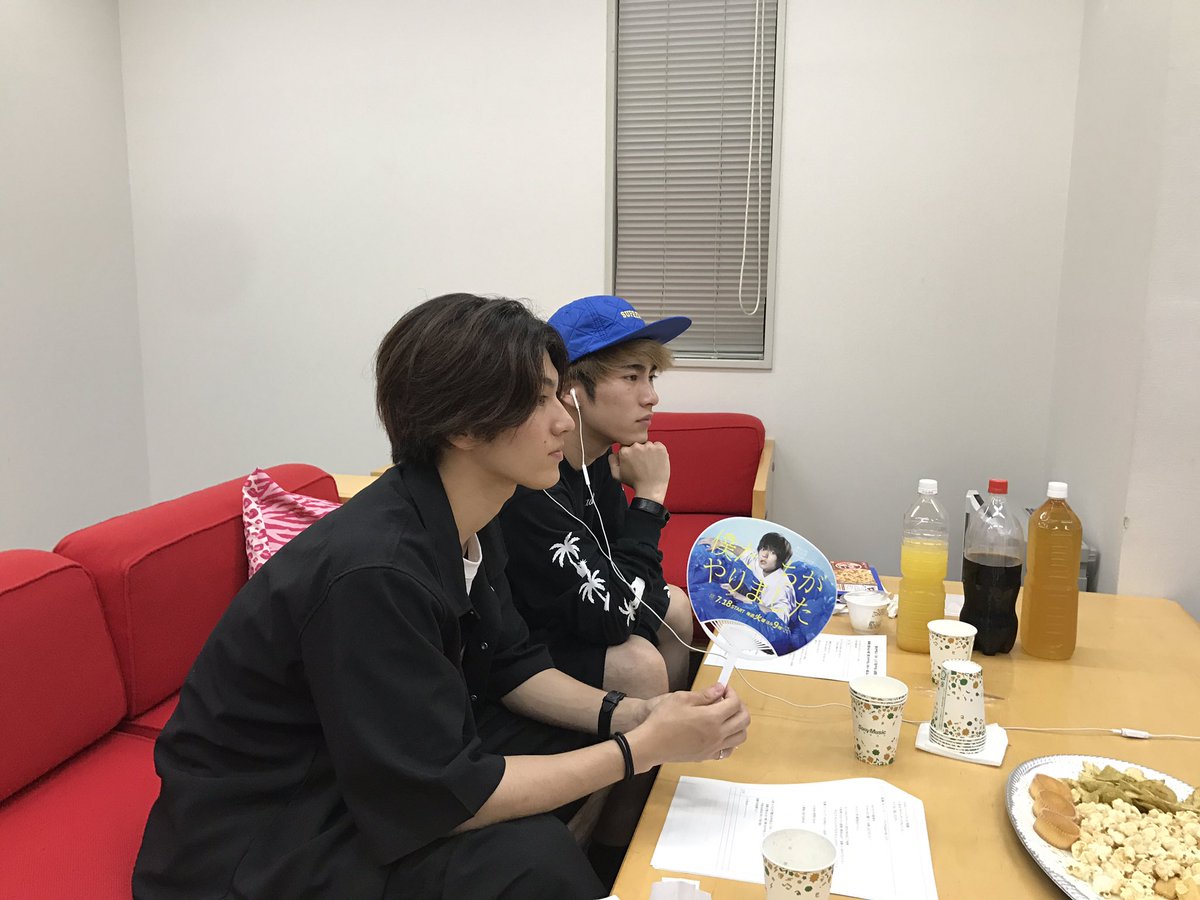 dish_info's tweet photo. ついに始まりましたドラマ「僕たちがやりました」昌暉と大智しっかり見てます☆
そ、し、て、itunesのJ-Popランキングでついに1位取りましたーーー٩( 'ω' )و
次は総合目指しますよ！！！ https://t.co/7HLP3Fc5NO