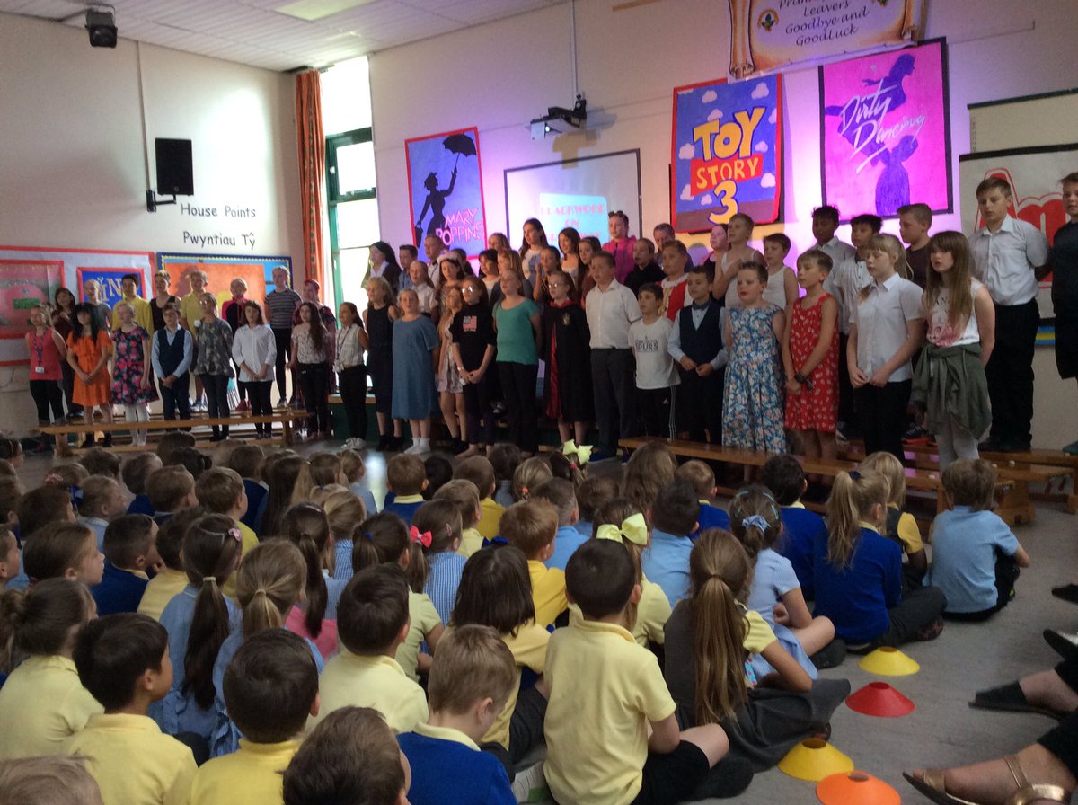 YearFourBPS's tweet photo. A fantastic @YearSixBPS Leavers concert😂 plenty of laughter and tears! 😢 #mrtproduction https://t.co/Fb5hOtRJXA