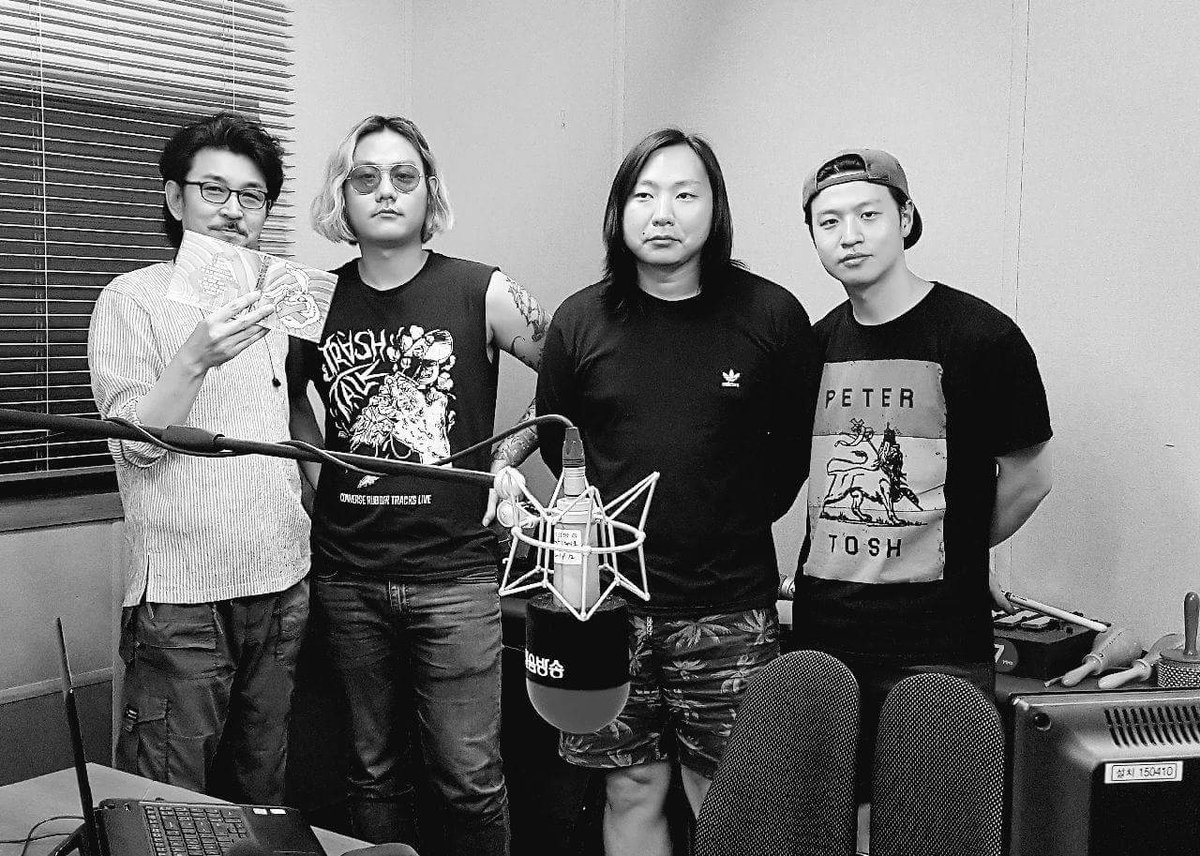 bandmasterjean's tweet photo. 인디음악의 모든 것. wbs Fm 원음방송
PM10시 [밴드피플 라디오스타] 07.17
1부 라이브 코너에서는 3인조 밴드로 돌아온 데드버튼즈와  함께 했습니다. https://t.co/zVhmEN17BV
