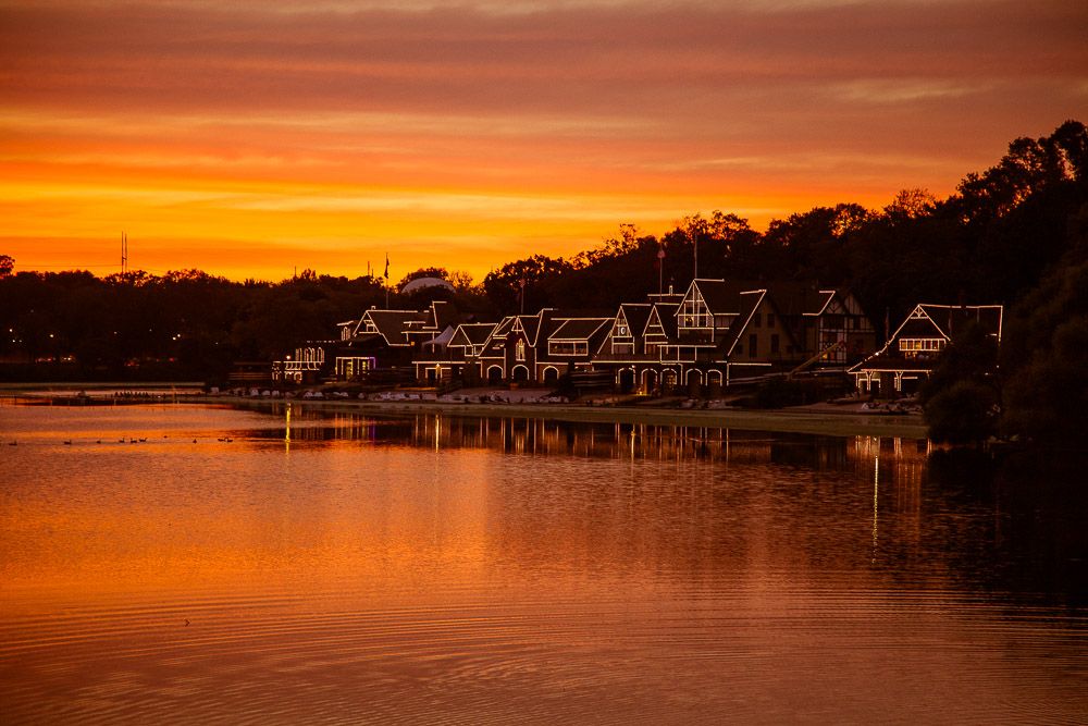 whyilovephilly's tweet photo. Sunset over Boat House Row - Photo of the day taken by @urphillypal https://t.co/Tvl8OVLszl https://t.co/aqshLUCMoc