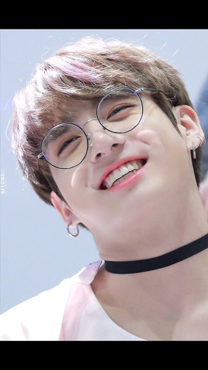 BTS_3175's tweet photo. あと２ヶ月しかないけど、ポロワニム協力お願いします🙇‍♀️

大好きなぐぅちゃんのセンイルまでに901RT!!ぴったりで止めてください🙏🙏🙏

 #グクのセンイルまでに901RT 
#RTした人全員フォローする 
 #DafaBama2017_BTS https://t.co/EfNdRuNdfJ