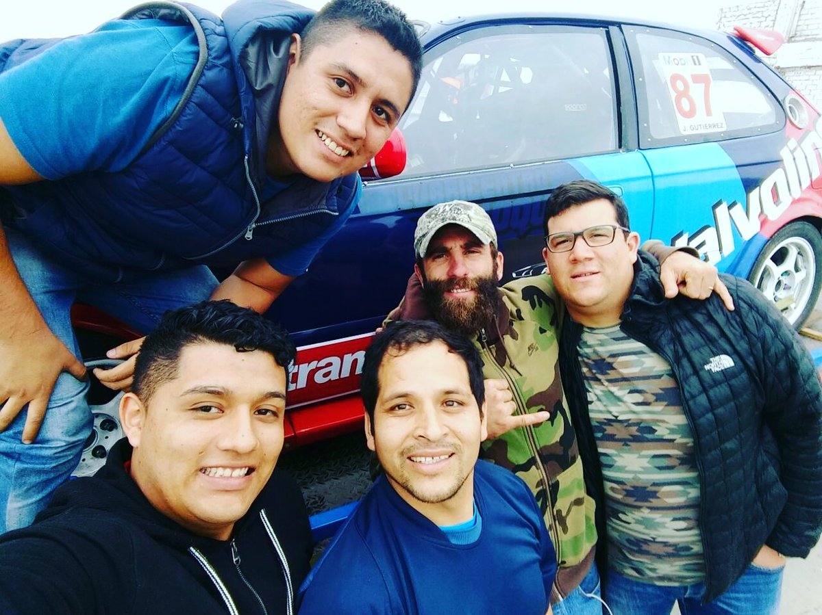 JimmyGutierre87's tweet photo. Prácticas libres del Team, 3ra fecha de la CCTC 2017, Leonaldo, Armando, Juan Diego y Toño.
#VamosPorMas 
@ValvolinePeru @ValvolineEC https://t.co/gGYTePuz1s