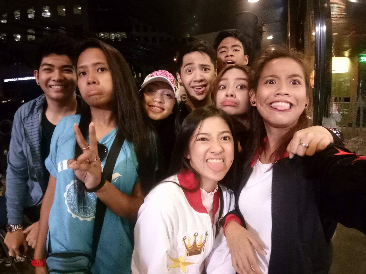 ChloeRedondo's tweet photo. look at our wacky faces😂 HAHAHAHA
@iamjohnmcearl @imfranzdacs @gia_g0nzal3s @fatimalouise23 @pat_lexington @Barileashley @justchowk https://t.co/l24E5URI0o