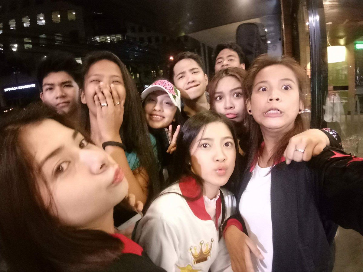 ChloeRedondo's tweet photo. look at our wacky faces😂 HAHAHAHA
@iamjohnmcearl @imfranzdacs @gia_g0nzal3s @fatimalouise23 @pat_lexington @Barileashley @justchowk https://t.co/l24E5URI0o