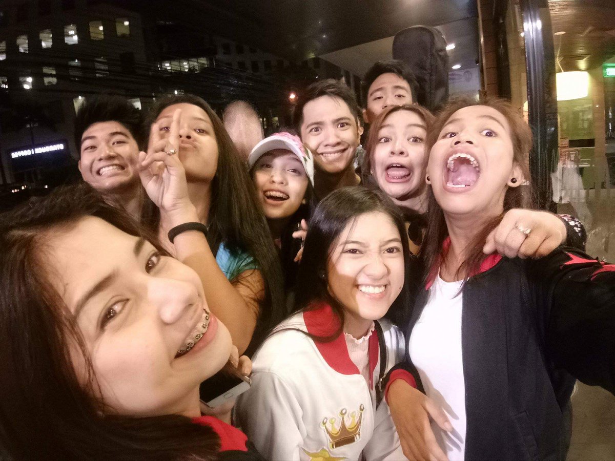ChloeRedondo's tweet photo. look at our wacky faces😂 HAHAHAHA
@iamjohnmcearl @imfranzdacs @gia_g0nzal3s @fatimalouise23 @pat_lexington @Barileashley @justchowk https://t.co/l24E5URI0o