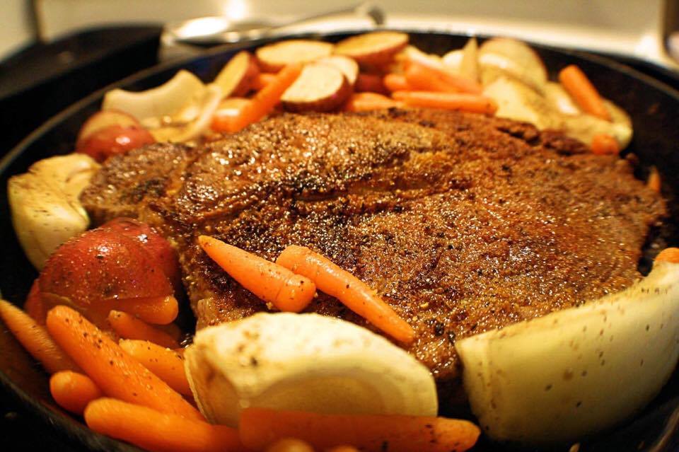 ChrisFoodBlog's tweet photo. Oven chuck roast: #roast #chuck #foodie #foodblogger #yum #castiron #beef #bloggers #Foodiechats #FoodNetworkStar #pastorchef #yummly https://t.co/U4fhouAtzQ