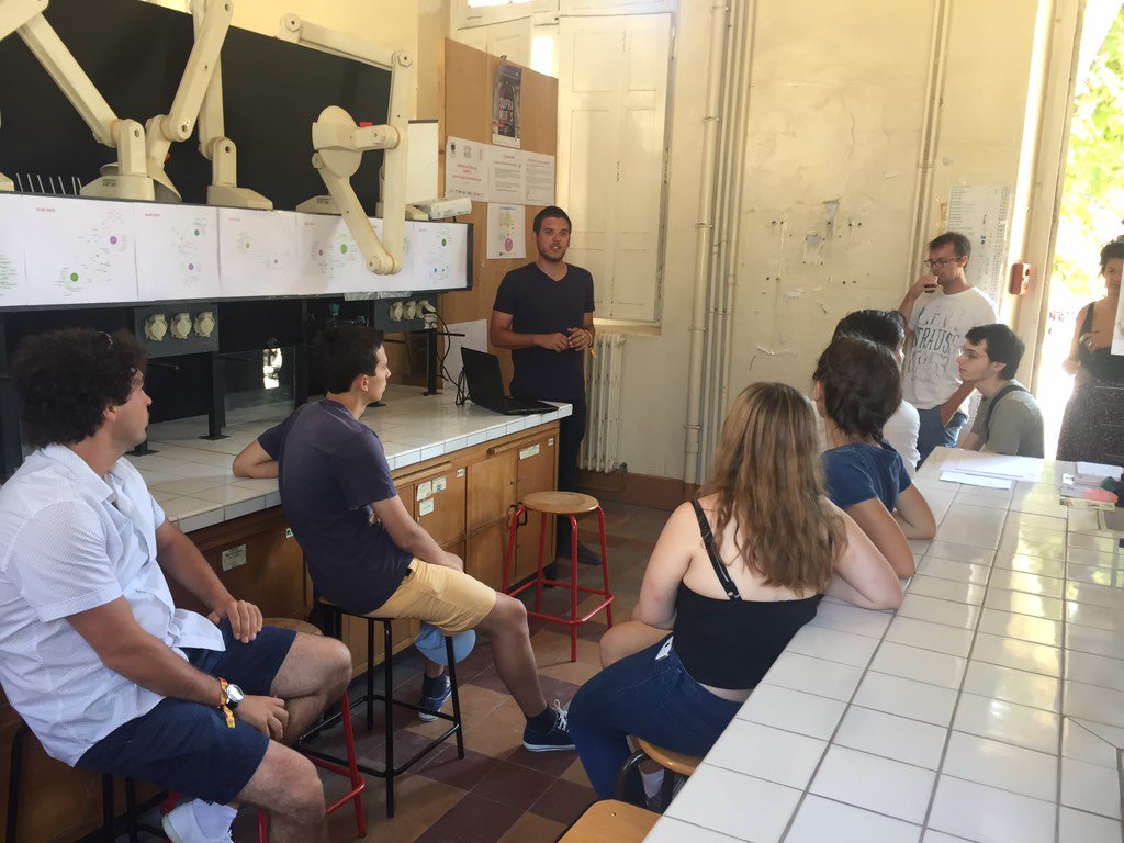 raphaelroth's tweet image. Debut de l'Atelier Participatif #LLsupramuros17 #OFF17 #FDA17