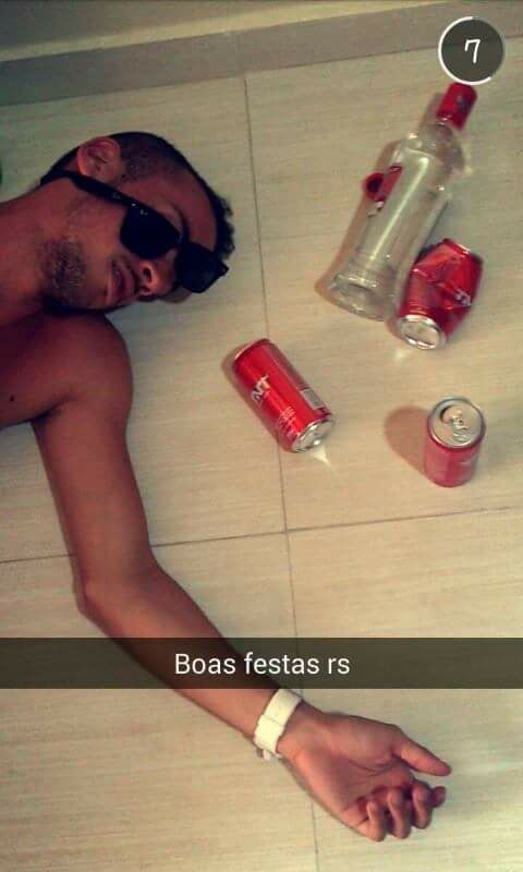xavirj22's tweet photo. Quando eu paro de beber e me chamam pra um open bar   😂😂😂 https://t.co/8UM3P0m69R
