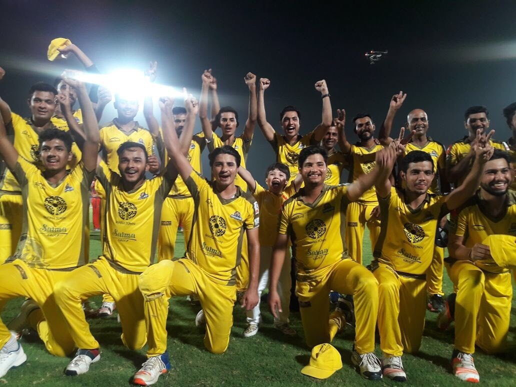 GoSleepAlready's tweet photo. Heartiest Congratulations on Winning #KarachiKeShehzade Trophy!♥️🏆You deserved it!😍
SORRY FOR BEING LATE.🙂
#SaimaGroup #TeamIqrar #Champions https://t.co/MiNnoYT9KO