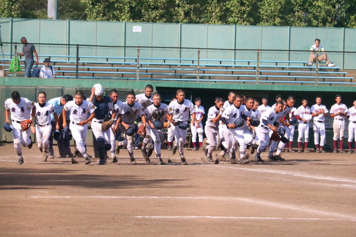 FJ_AWA_BaseBall's tweet photo. 2017年7月17日 
安房高校野球部引退しました
２年３ヶ月、最高の14人と野球ができて良かったです！ありがとう！
応援して下さった方々にもとても感謝しています！
これからも｢常に全力｣を忘れず顔晴っていきます！
３年のみんな、マネージャーの３人そして両親、今までありがとう！ https://t.co/s2MkE7IaWx