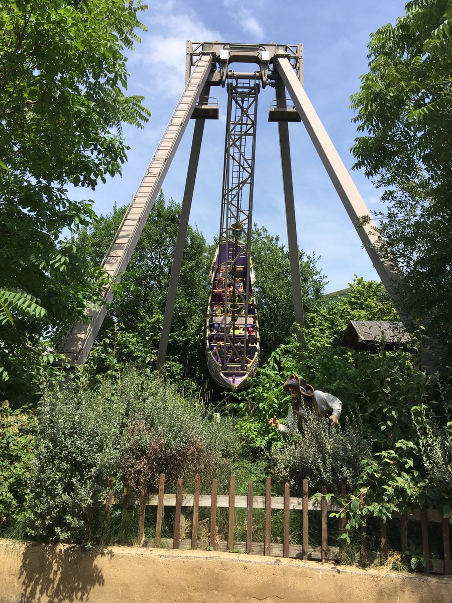 olive_hackney's tweet photo. Woo hoo! #gulliversfun. Year 2 are having a thrilling time! π’π‘π https://t.co/F3WnlQ6MLz