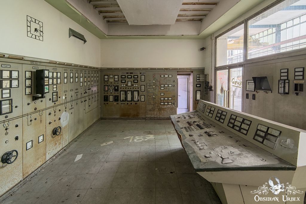 Control room in a paper mill, Germany

#urbex #abandoned #photography #photooftheday #ruins #urbanexploration

obsidianurbexphotography.com