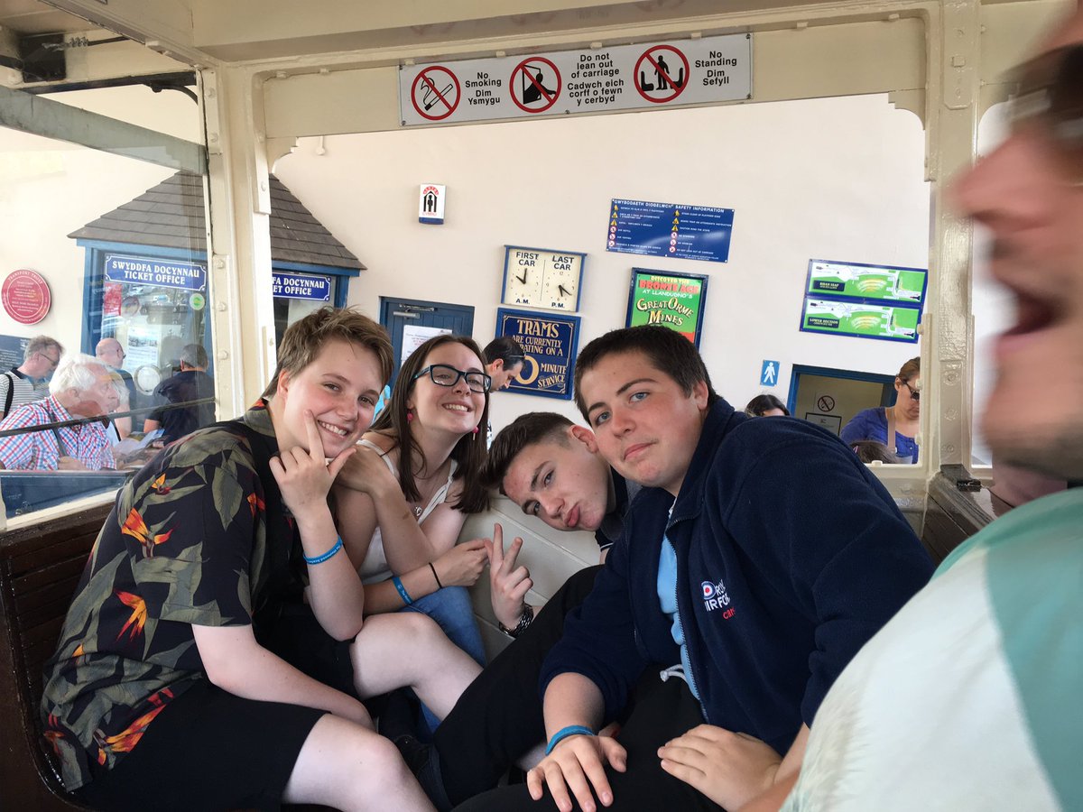 BDOWestwood's tweet photo. #tramfun #llandudno #BDO2017 https://t.co/6Q1AuLlsQ8