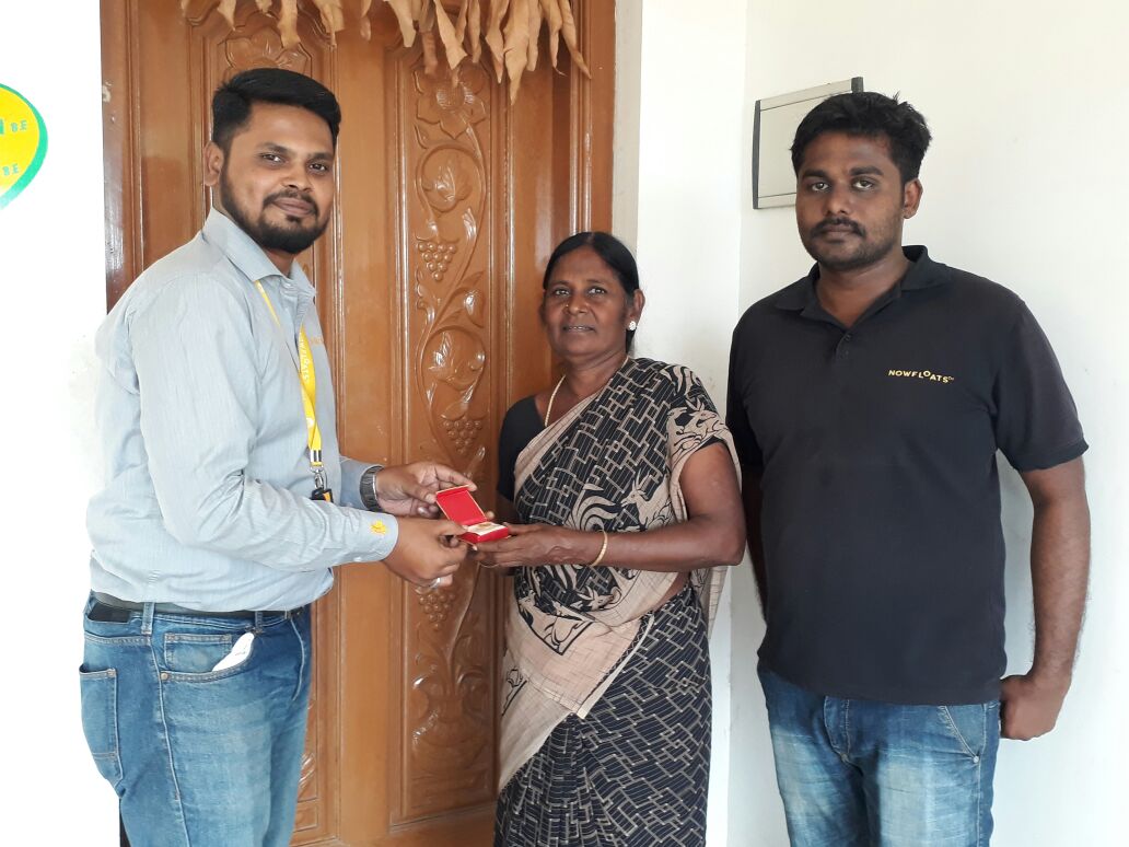 Aboothalha86's tweet photo. #CongratzDhileepan #ASTHWinner #Maduraibranch #proundmoment for mother @NowFloats @soundararajanm @GulatiSinghJ @Rebel_Nitin @satishkohli13 https://t.co/2vSwzIm9oQ