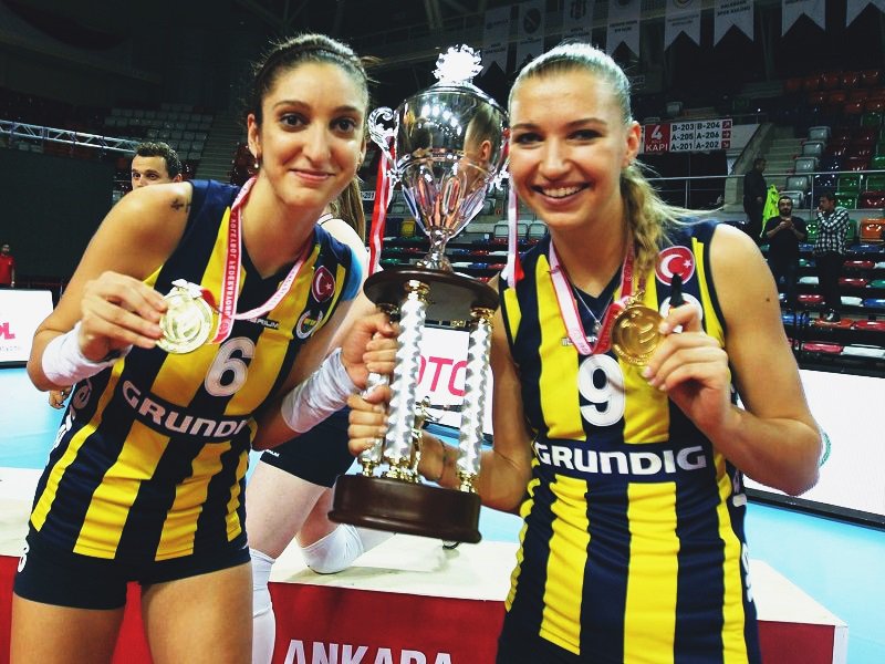 Polen Uslupehlivan ve Meliha İsmailoğlu! :)
<a href="/polen6/">polen Ünver</a> <a href="/_melly3/">Meliha Diken</a> <a href="/Sari_Melekler/">Sarı Melekler</a>