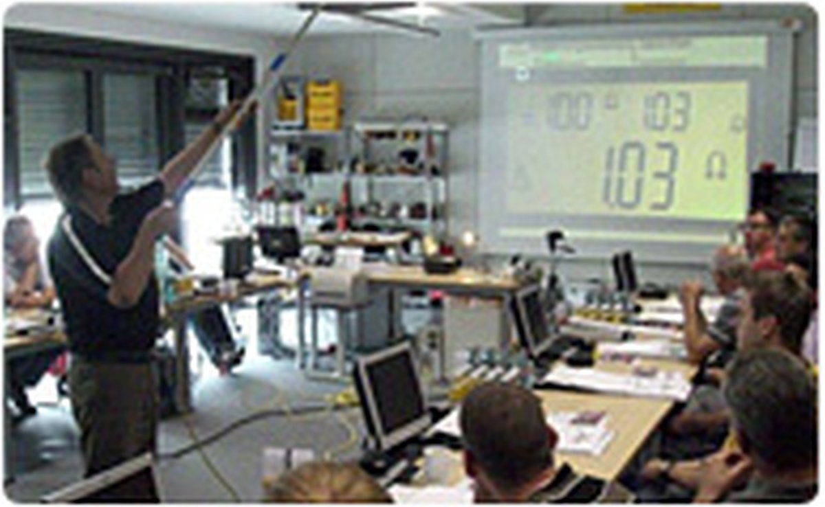 IVRKBerlinTwitt's tweet photo. #Messkurs zur #VDE0100/0105 #VDE0701/0702 #elektrische #Anlagen und #Betriebsmittel.
Die Termine in 2017:
https://t.co/AHY7teL8ef https://t.co/F5Oe4rjYC5