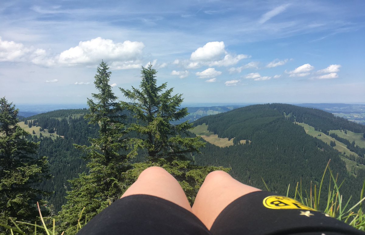 Make a break and enjoy the view 💪🏼💛 <a href="/BVB/">Borussia Dortmund</a>