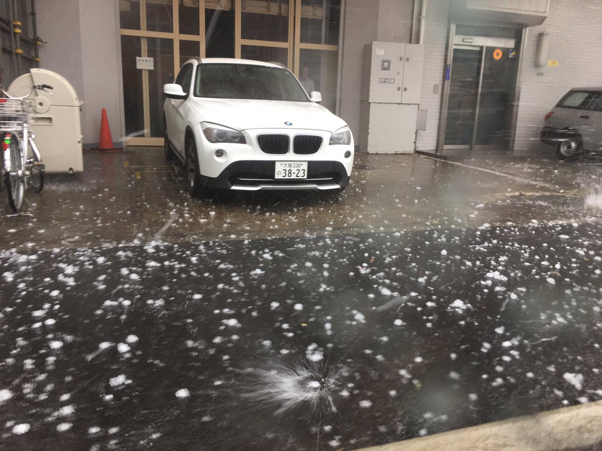 Blue6 公式 Auf Twitter 今日の荒川区は天候が急変し強い雨と風更には大粒の雹が降り移動中だった商品車がボコボコ に T T 特に日暮里から三河島付近一帯が酷い感じがしましたって事で格安で雹害車を販売します 是非ｄｍでお問い合わせ下さい 中古車 天候 雹害