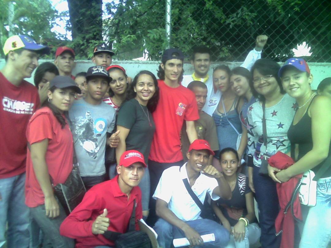 roberts91391049's tweet photo. #CONROBERTENBATALLA...........@NicolasMaduro @RangelSilva4F @luzdelvallepsuv @MiilanesManuel https://t.co/KJUXyIPnc0