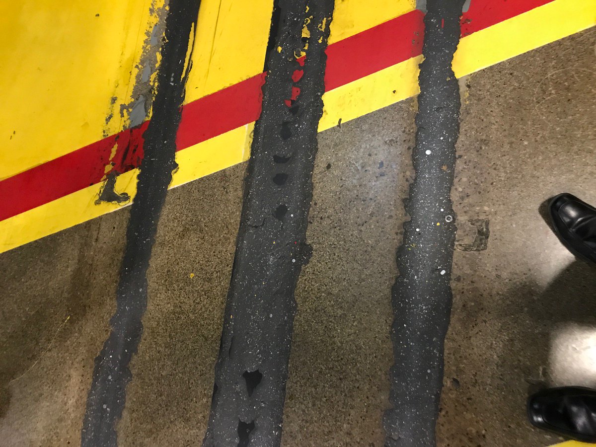 CleanFacility's tweet photo. Schedule a #facility visit with us today!  #Industry40 #Production #Factory #ProfilGate reduces dirt and debris. https://t.co/tTwjOAn8iv https://t.co/2uQnBHIhPO