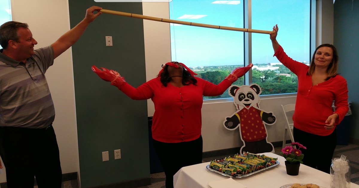 sgulley27's tweet photo. Larry Lobster loves to LIMBO!!! #LEARNPLAYGROW #cdworkshop17 #larrylobster #tleeldridge #texas #phonics https://t.co/Mv2nUVi5Nf