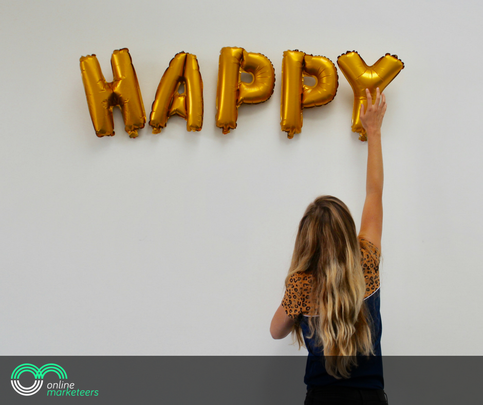 On_Marketeers's tweet photo. Wij zijn happy, want we hebben iets te vieren... Stay tuned! 😉 #teasertuesday #verrassing https://t.co/GDnUWQsRul