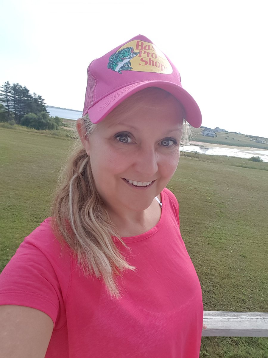 sharoncaddy's tweet photo. Going for a post-yoga walk along the water #LovePEI #SeasideSummer https://t.co/dQu5FQ2vyj