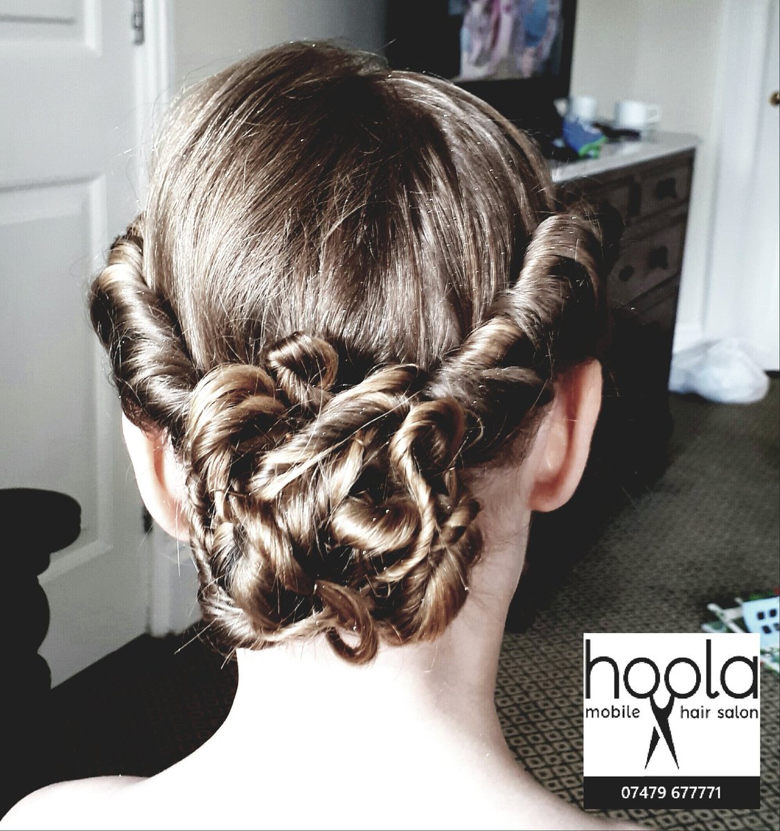 SalonHoola's tweet photo. Lovely twisted up do with low detailed bun 😊 https://t.co/lBFnak3JMl