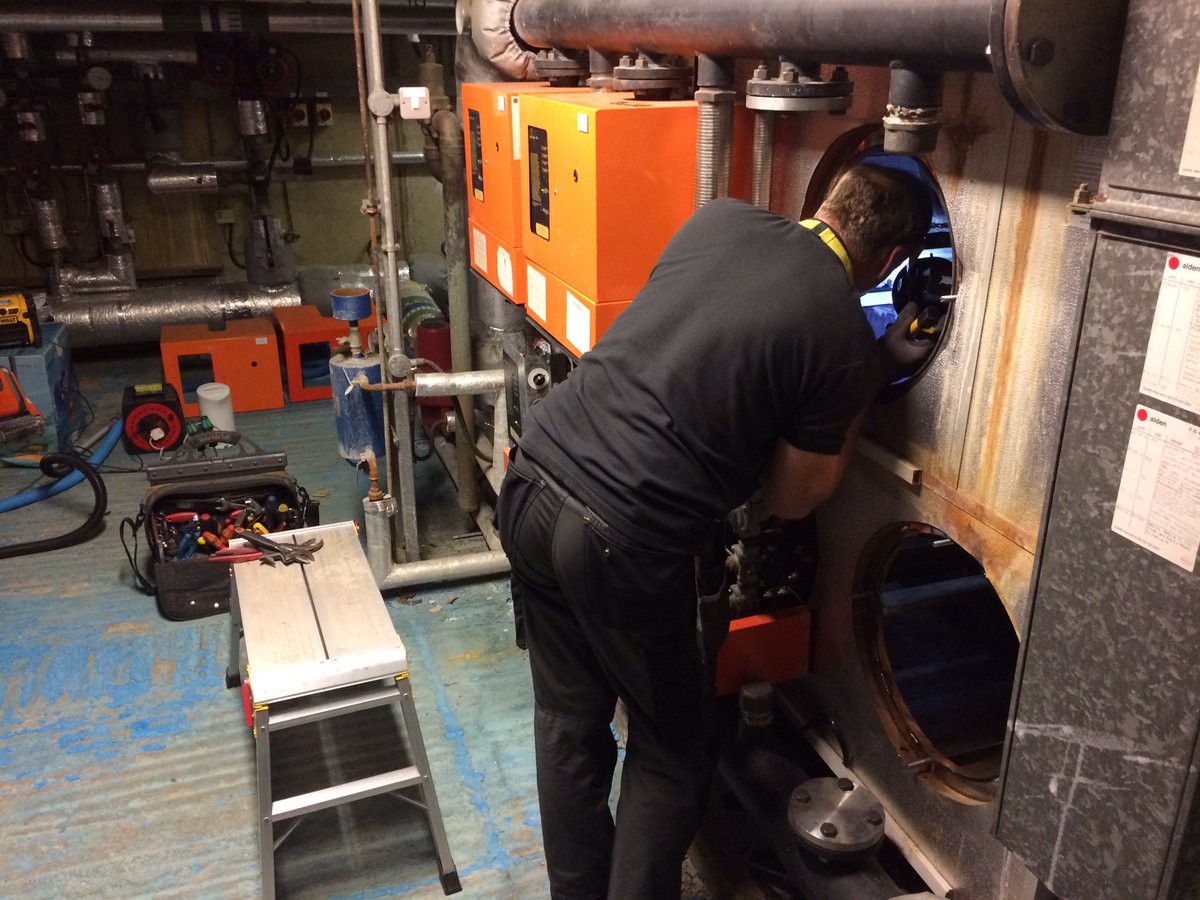BelmontHeating's tweet photo. Some plant room work yesterday.. Repairing four burners back to working order. https://t.co/yxNdp3dcFu