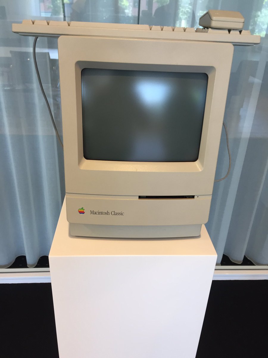 FemkeJansen04's tweet photo. Vroeger, toen ik een jaar was... @Telindus_NL @harmdehaan #1985 #inspirationcenter Where the past meets the future! https://t.co/NKw66BVkA2