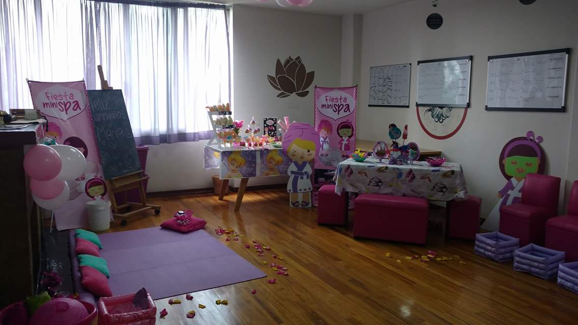 fiesminispa's tweet photo. Celebrando a lo grande en la fiesta de María 💖🎁💆🎂👑🎉🎈
#fiestaminispa #fiestaspaparaniñas #spaparaniñas #spaparty #sparties https://t.co/eik0cllC1N