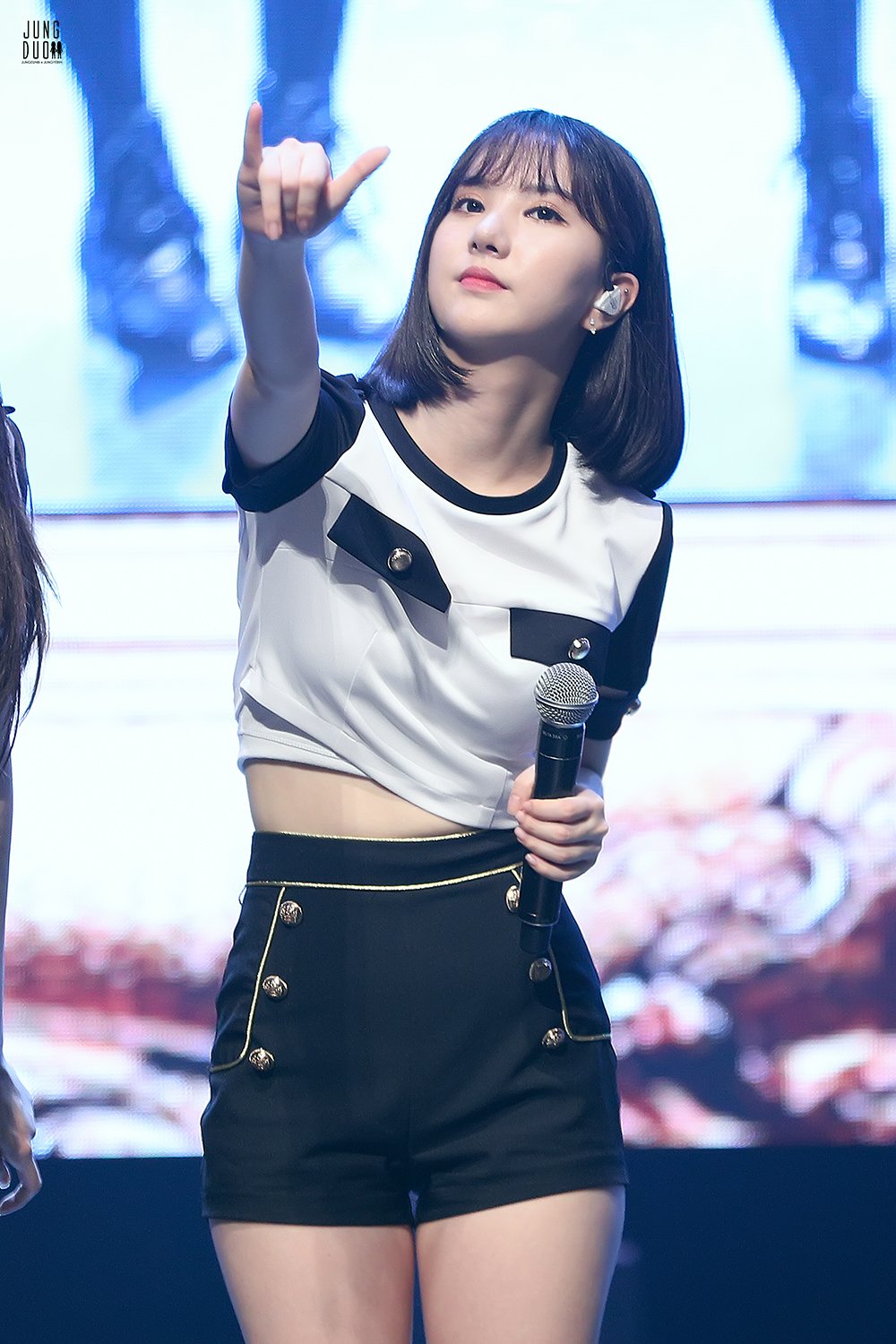 DFBTCv0UIAInhvB.jpg:large