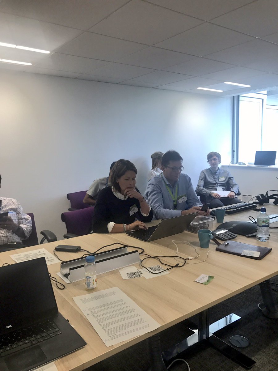 emjane_rose's tweet photo. @anouskaramsay and @HopkinsonSJ having a go on our website Dine@Phoenix for #TechCh17! Number 5 done, one more leftππΌ https://t.co/LJ0F9KlhJo