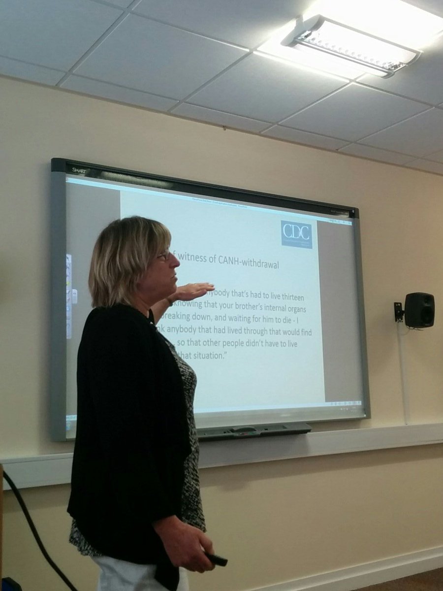 NPapadopoulou_'s tweet photo. fascinating talk from @KitzingerCelia @LawatKeele #RTDkeele on family perspectives when treatment is withdrawn https://t.co/hhYjVmkY0O