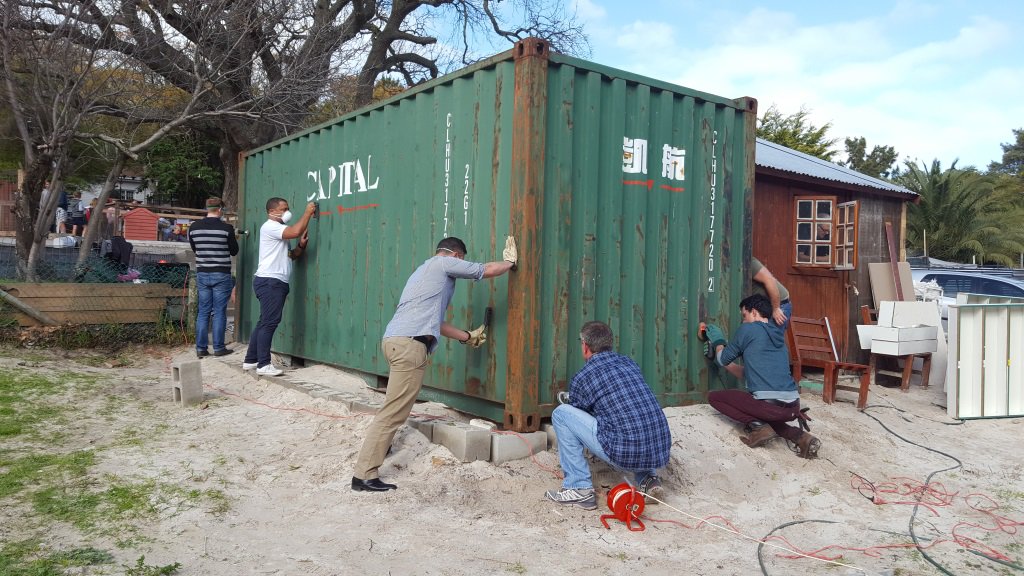 African_EduWeek's tweet photo. The EduWeek team spent 67 minutes at DARG today assisting with maintenance. #EduWeek17 #MandelaDay #67Minutes #DARG #dogood https://t.co/zj2EyLBZZ7