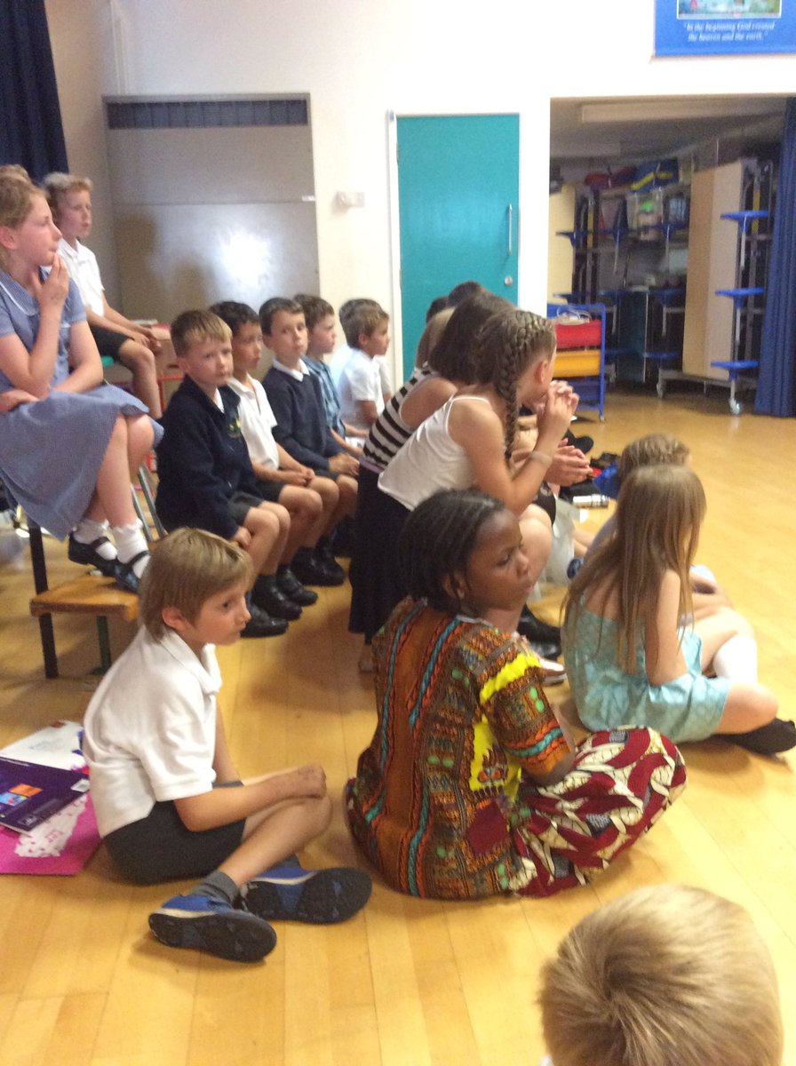strettonsugwas's tweet photo. Lots of amazing acts @strettonsugwas in Stretton's Got Talent #bumblebees #busybees #honeybees #queensbees #workerbees https://t.co/7HGtgRiTYJ