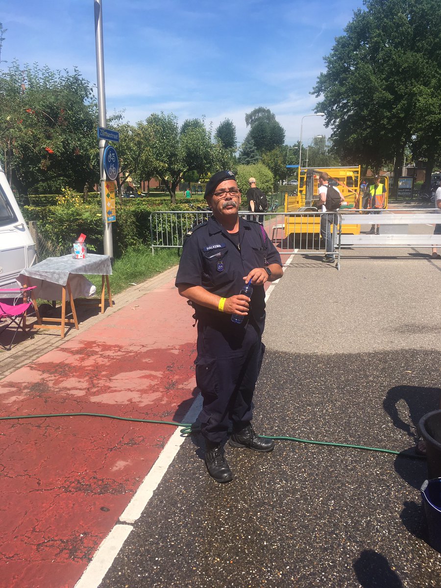 CDBBO's tweet photo. Niet als detachement, maar daarom niet minder gemotiveerde Vierdaagse lopers van de #DBBO . Veel succes👍‼️ https://t.co/PU5jW9hPsT