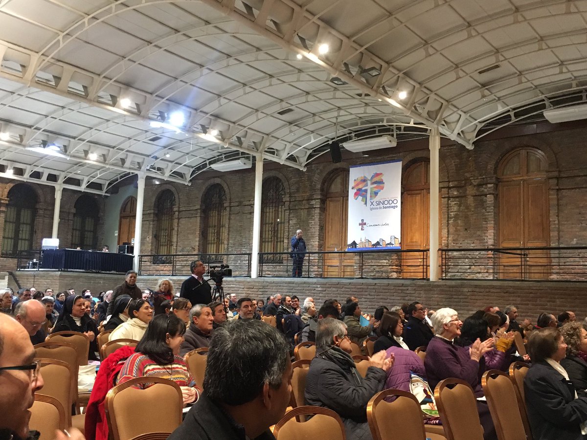 Iglesiastgo's tweet photo. AHORA: Cardenal #Ezzati inaugura Semana Teológico Pastoral 2017 de @Iglesiastgo en @ucatolica con el tema "Hombre y mujer Dios los creó". https://t.co/iaQG3g4ulH