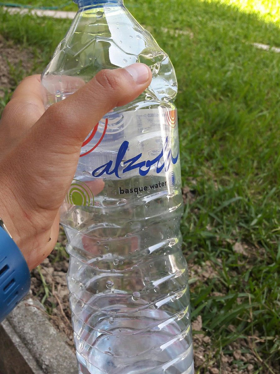 No os olvideís estar bien hidratados y más en estos dias de tanto calor!!! Beti <a href="/BasqueWater/">Alzola</a> 💪