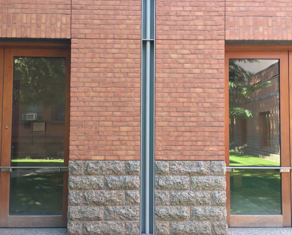 alexbozikovic's tweet photo. On @MetroMorning, @MattGallowayCBC asked me for hidden gems of #Torontoarch. Here's one: Woodsworth College, Barton Myers and KPMB, 1992. https://t.co/xP9zMIjUig