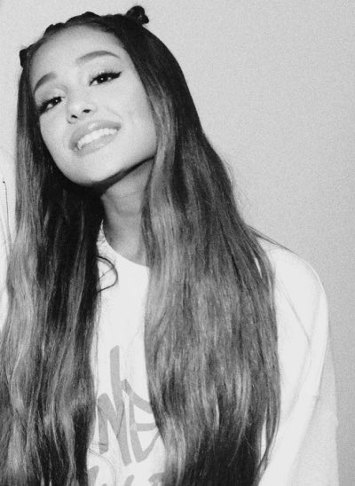 ArianaPicsPL's tweet photo. https://t.co/LZL4Y7X8XD