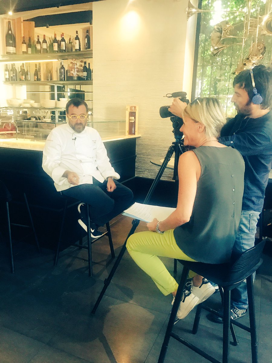 ElectroluxProIT's tweet photo. Un pomeriggio con #chef #morelli
#milano #trattoriatrombetta #topchef #topkitchen https://t.co/V6f4oZOmxj