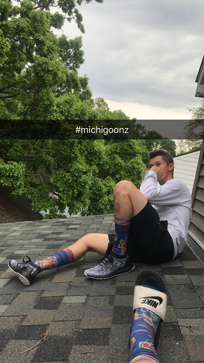 mschmidty18's tweet photo. Happy Birthday fam🍍 @AlexAlexcollier you fool too much #michigoonz https://t.co/Xtm9IeC8NG