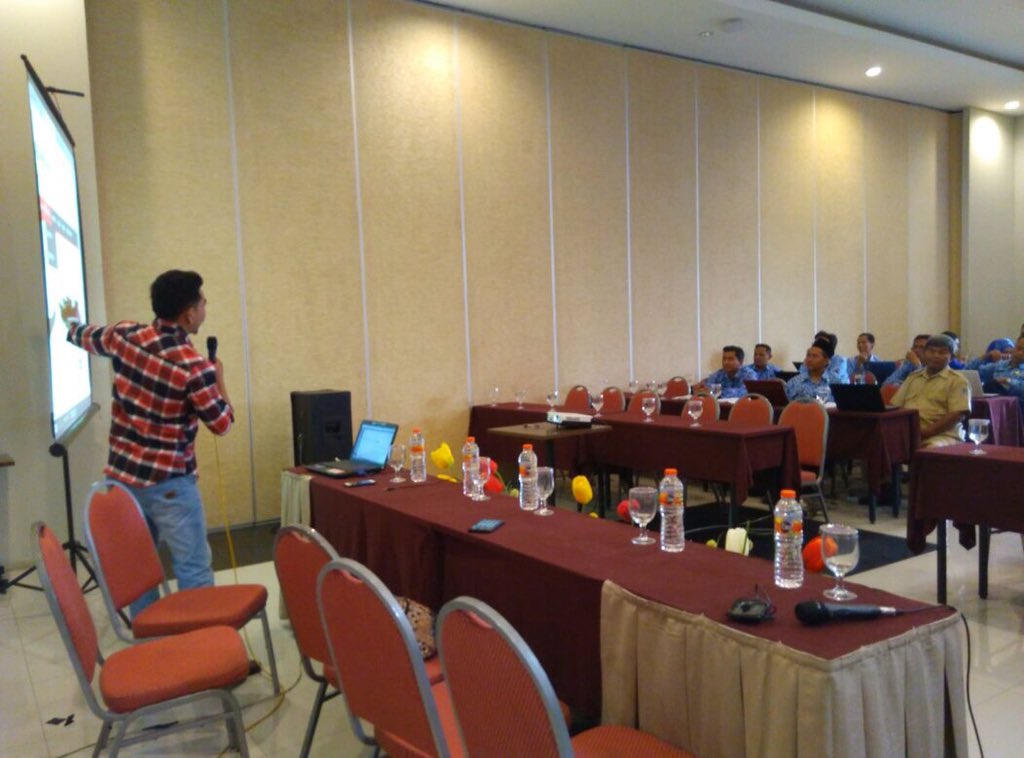 Anamaharay's tweet photo. semangat indonesia dari desa #sideka #bp2dk https://t.co/n1YzMKmuMc
