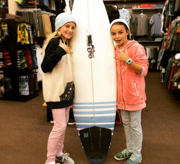 warmwindssurf's tweet photo. We wonder how are Chase and Mariana these days? #keepshredding #surfergirls #surflikeagirl #surfri https://t.co/gGsVAyTfIx