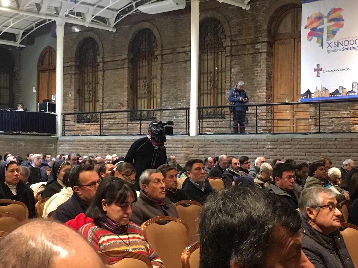 Iglesiastgo's tweet photo. Sigue en vivo por Facebook Live la #SemanaTeológicoPastoral 2017 de @Iglesiastgo desde la @ucatolica en este link: https://t.co/2UIUma3vaz https://t.co/XshqcIKjHe